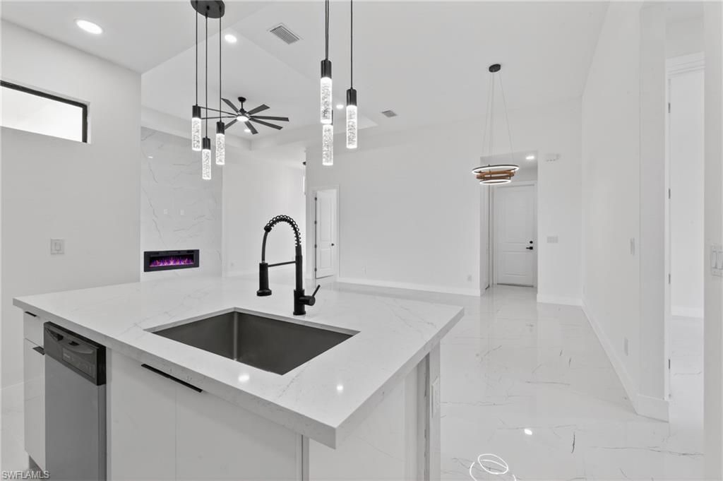 Image 13 of property listing at 1312 NE 5TH AVE, Cape Coral, FL 33909