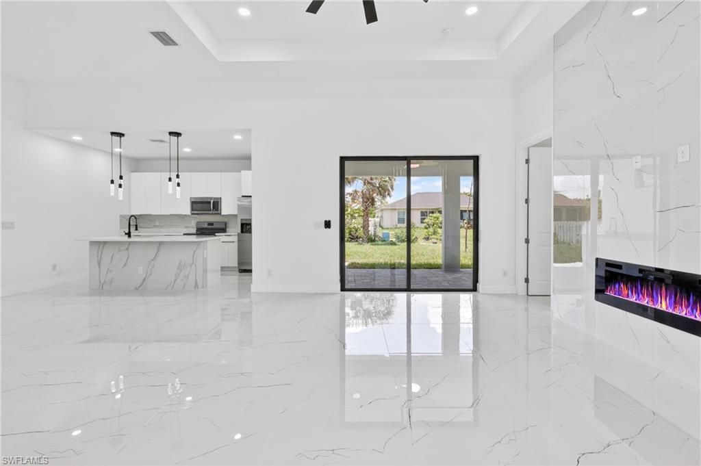 Image 6 of property listing at 1312 NE 5TH AVE, Cape Coral, FL 33909
