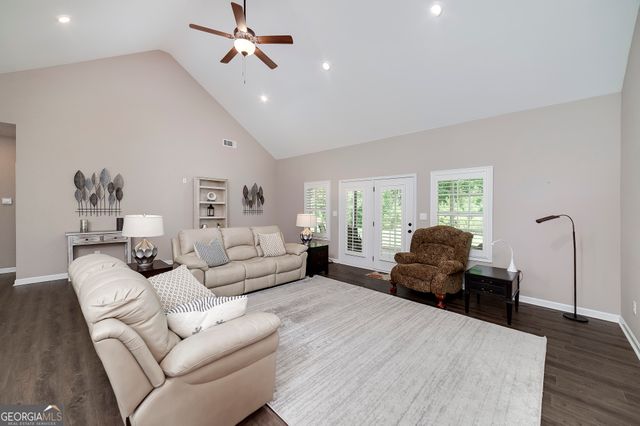 171 Arrow Point Road, Jackson, GA 30233
