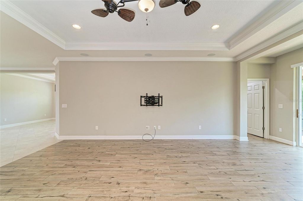Image 17 of property listing at 12821 BALSAM TERRACE, Bradenton, FL 34212