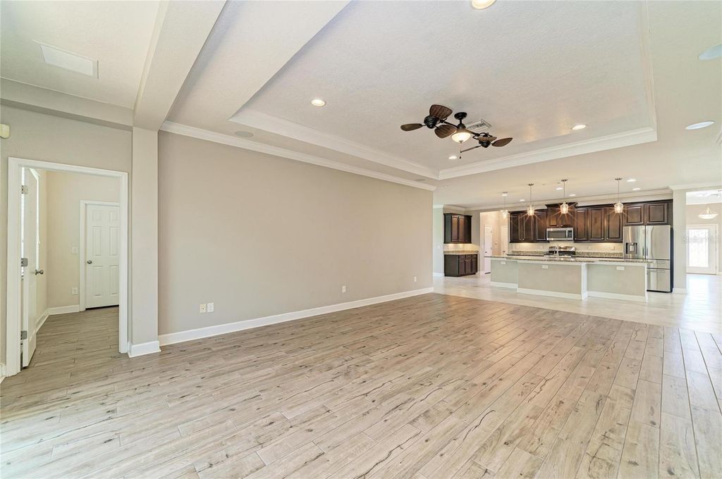 Image 3 of property listing at 12821 BALSAM TERRACE, Bradenton, FL 34212