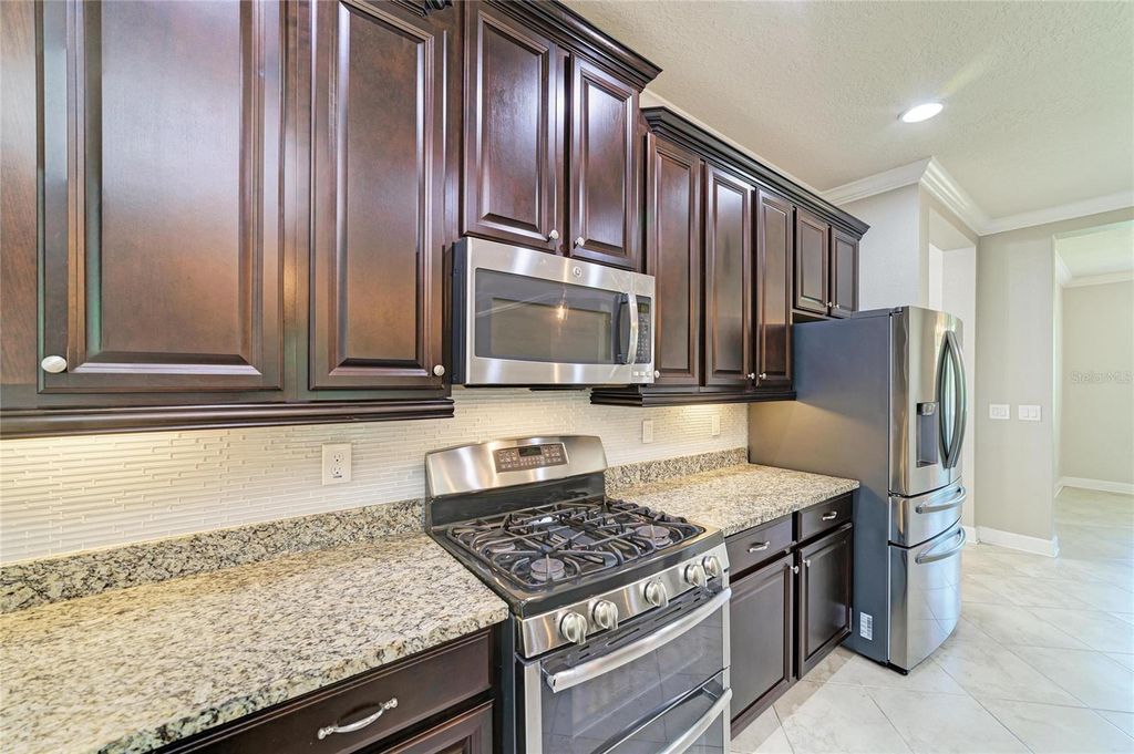 Image 25 of property listing at 12821 BALSAM TERRACE, Bradenton, FL 34212