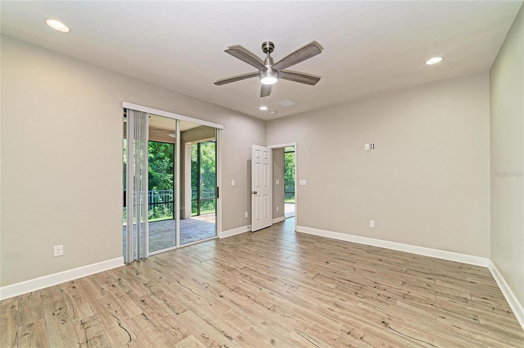 Image 4 of property listing at 12821 BALSAM TERRACE, Bradenton, FL 34212