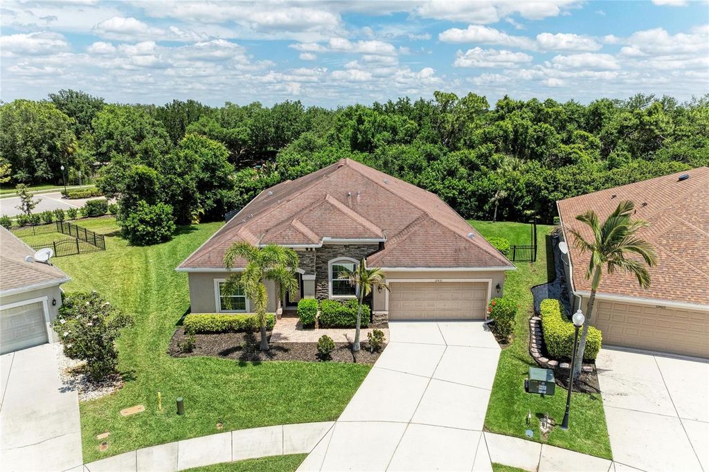 Image 7 of property listing at 12821 BALSAM TERRACE, Bradenton, FL 34212