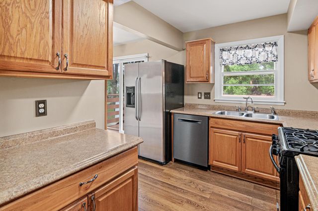 2533 103rd Avenue NW, Coon Rapids, MN 55433