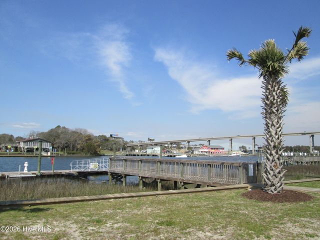 112 Sunshine Lane, Supply, NC 28462