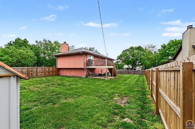 3201 SW 35th TER, Topeka, KS 66614
