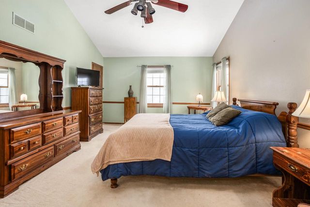 724 Overland TRAIL, Grafton, WI 53024