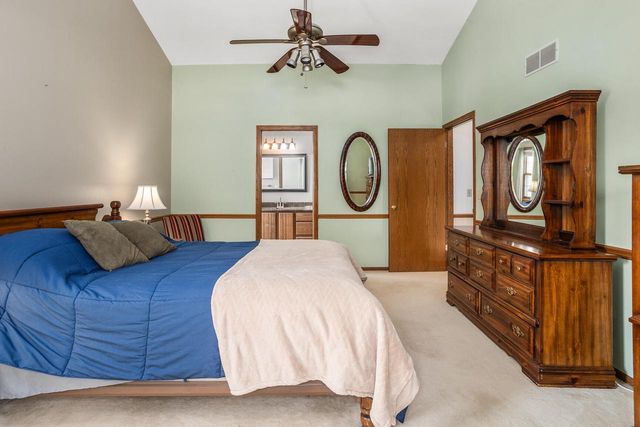 724 Overland TRAIL, Grafton, WI 53024