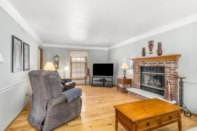 724 Overland TRAIL, Grafton, WI 53024