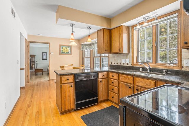 724 Overland TRAIL, Grafton, WI 53024