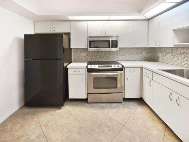 605 SAND RIDGE DRIVE, Valrico, FL 33594