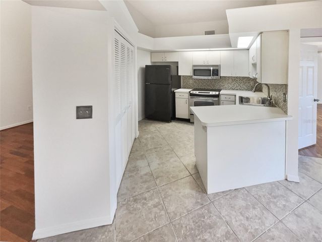 605 SAND RIDGE DRIVE, Valrico, FL 33594