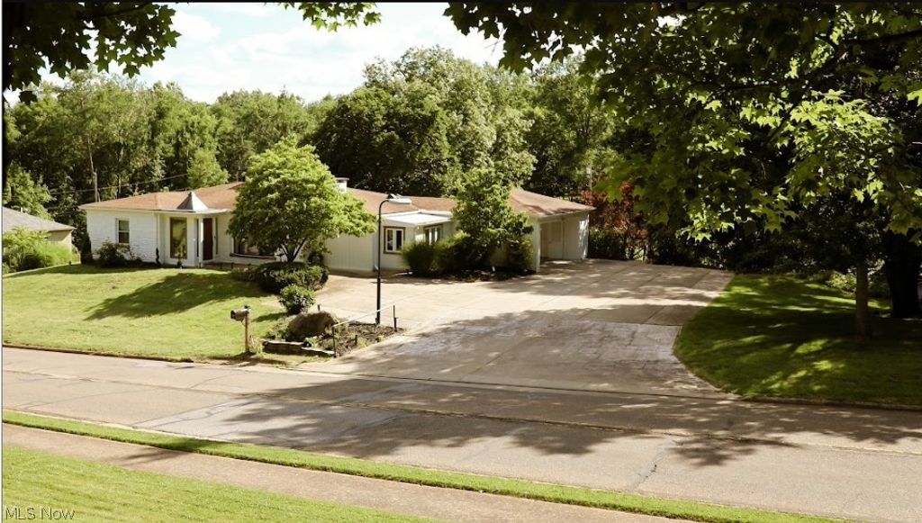 789 Colegate Drive, Marietta, OH 45750