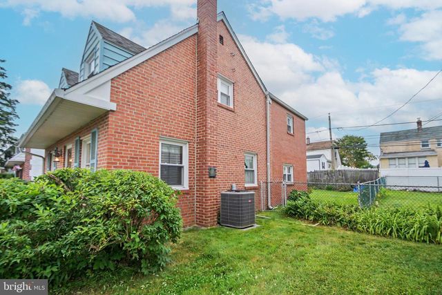 859 WYNDOM TER, Secane, PA 19018