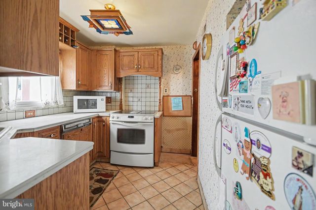 859 WYNDOM TER, Secane, PA 19018