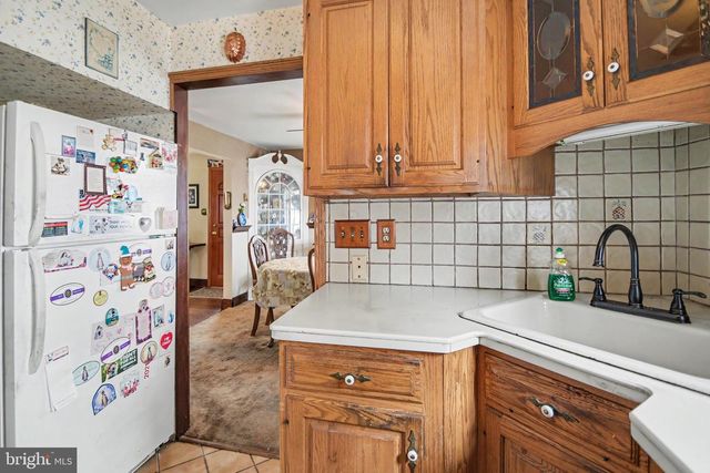 859 WYNDOM TER, Secane, PA 19018