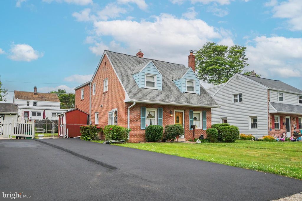 859 WYNDOM TER, Secane, PA 19018