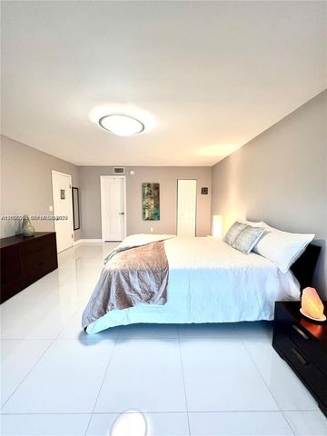 200 Golden Isles Dr 206, Hallandale Beach, FL 33009