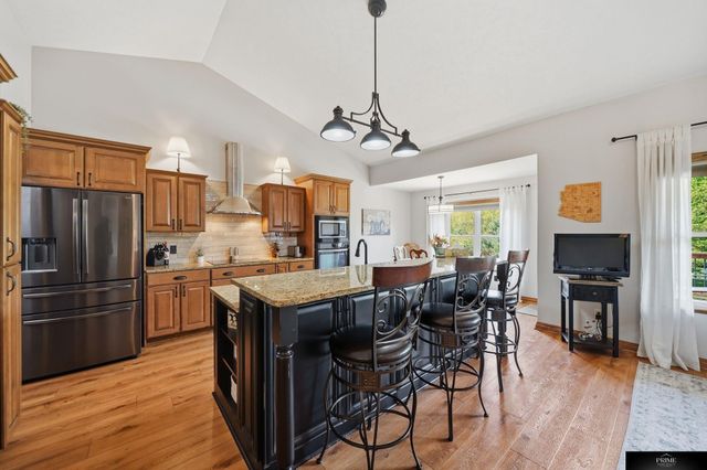 8220 Trail Ridge Court, Lincoln, NE 68505