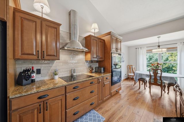 8220 Trail Ridge Court, Lincoln, NE 68505