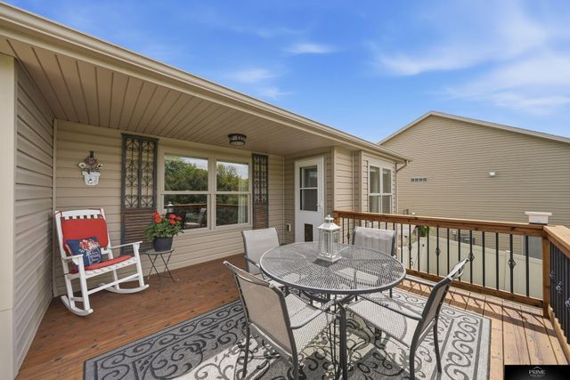 8220 Trail Ridge Court, Lincoln, NE 68505