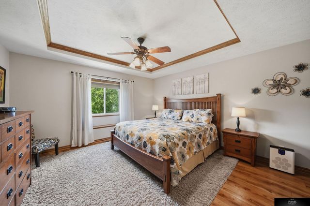 8220 Trail Ridge Court, Lincoln, NE 68505