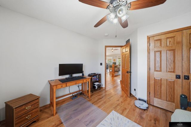 8220 Trail Ridge Court, Lincoln, NE 68505