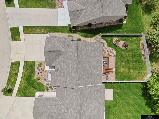 8220 Trail Ridge Court, Lincoln, NE 68505
