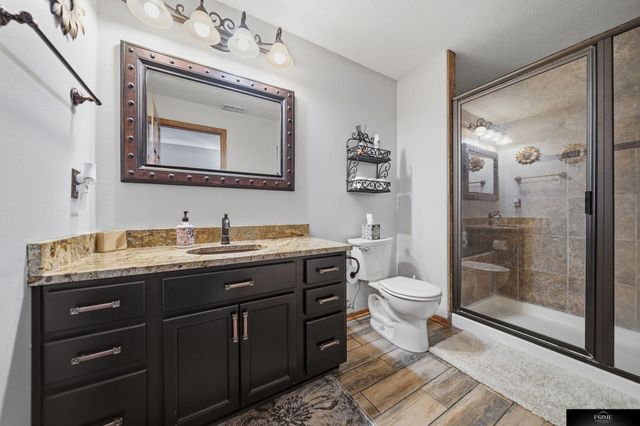 8220 Trail Ridge Court, Lincoln, NE 68505