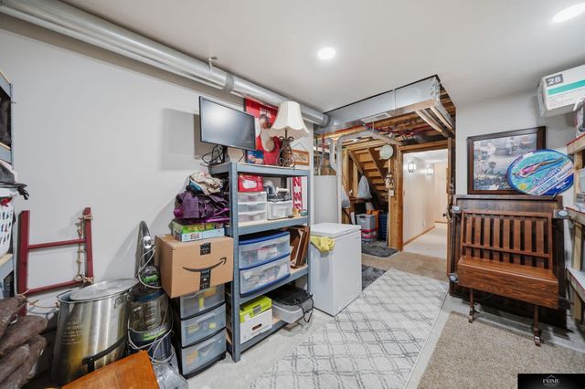 8220 Trail Ridge Court, Lincoln, NE 68505