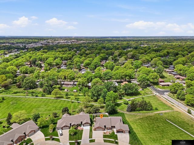 8220 Trail Ridge Court, Lincoln, NE 68505