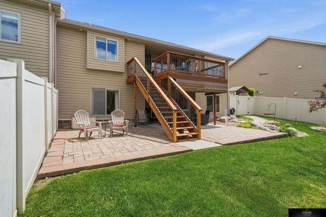8220 Trail Ridge Court, Lincoln, NE 68505