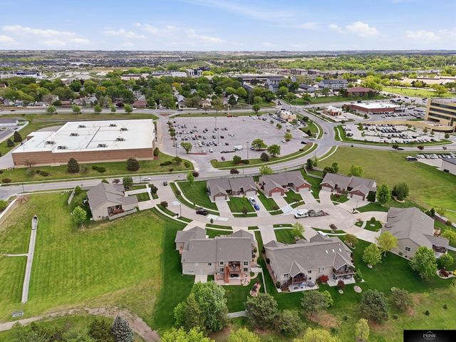 8220 Trail Ridge Court, Lincoln, NE 68505