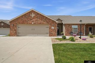 8220 Trail Ridge Court, Lincoln, NE 68505