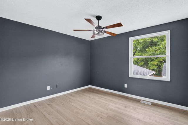 11308 Nez Perce Way, Louisville, KY 40229