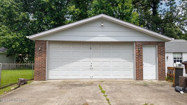 11308 Nez Perce Way, Louisville, KY 40229