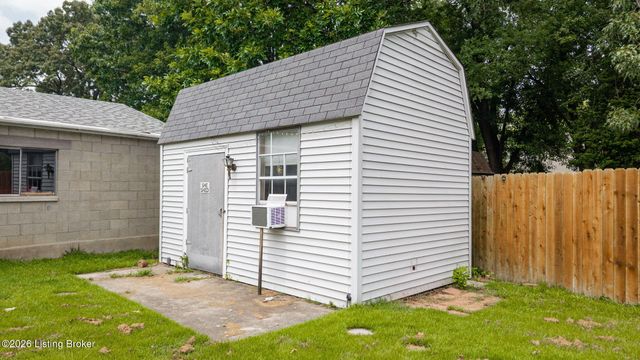 11308 Nez Perce Way, Louisville, KY 40229
