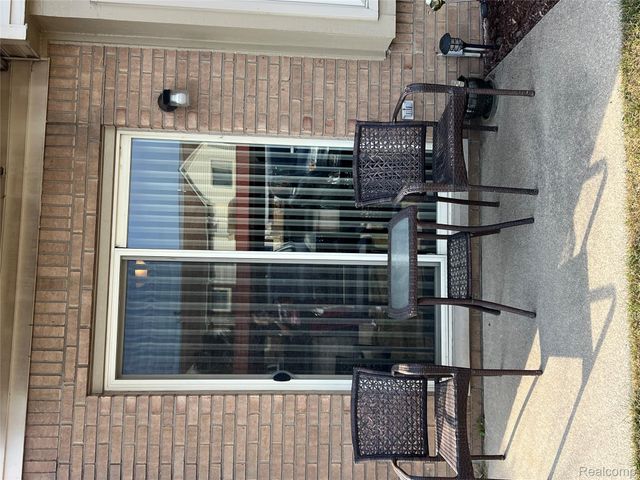 27743 Carini Villa Street, Roseville, MI 48066