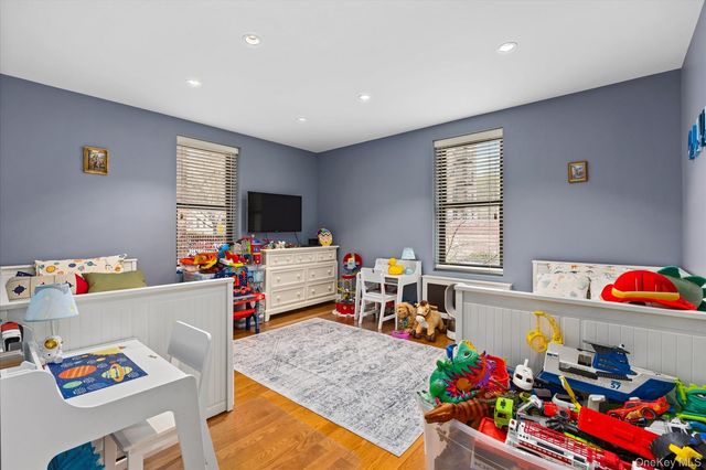 83-30 98th Street 1H, Woodhaven, NY 11421