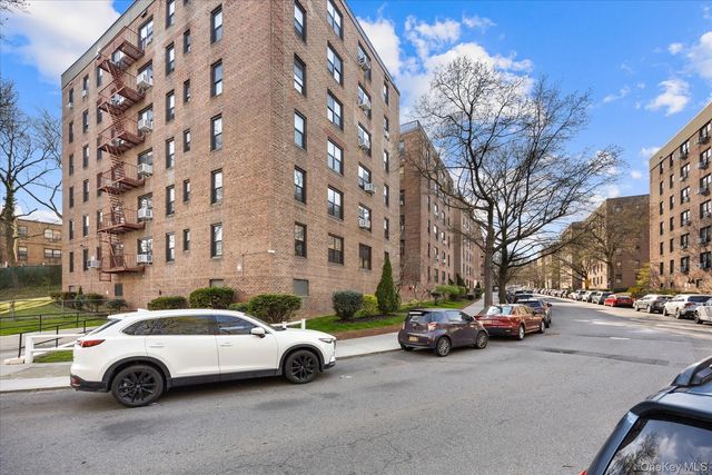 83-30 98th Street 1H, Woodhaven, NY 11421