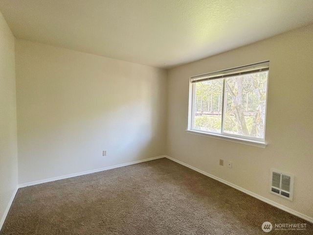 410 Volesky Drive SE, Rainier, WA 98576