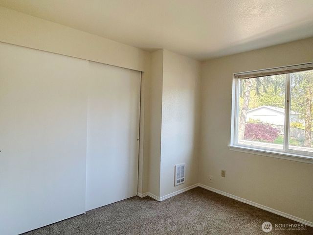 410 Volesky Drive SE, Rainier, WA 98576