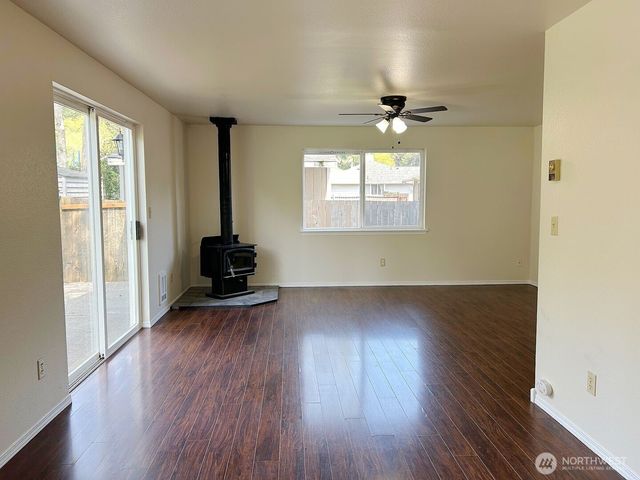 410 Volesky Drive SE, Rainier, WA 98576
