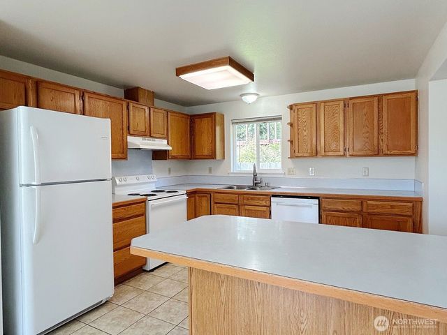 410 Volesky Drive SE, Rainier, WA 98576