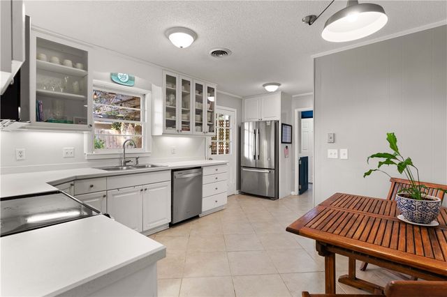 264 Menendez Ave, St Simons Island, GA 31522