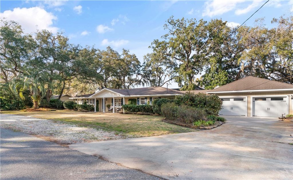 264 Menendez Ave, St Simons Island, GA 31522