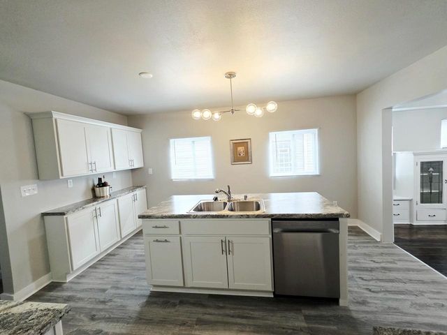 3512 N 15th STREET, Milwaukee, WI 53206