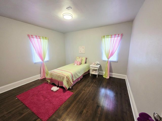 3512 N 15th STREET, Milwaukee, WI 53206