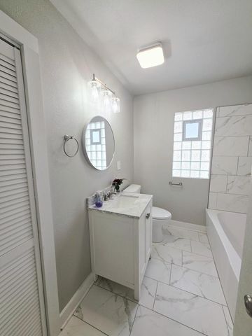 3512 N 15th STREET, Milwaukee, WI 53206